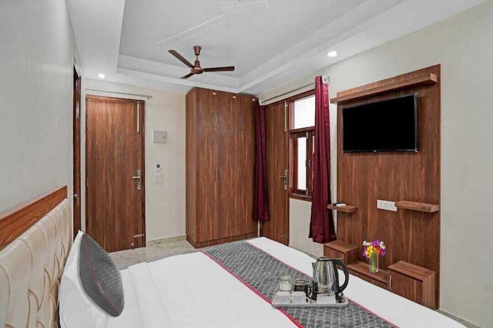 hotel the anvi residency sector 132