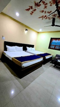 hotel krish baga