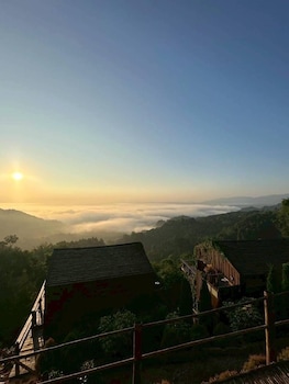 4000Dao-A Hilltop Hideaway Experience,,0 star