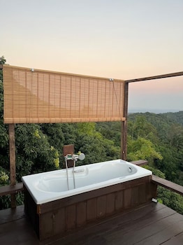 4000Dao-A Hilltop Hideaway Experience,,0 star