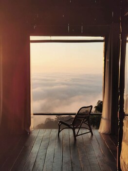 4000dao a hilltop hideaway experience