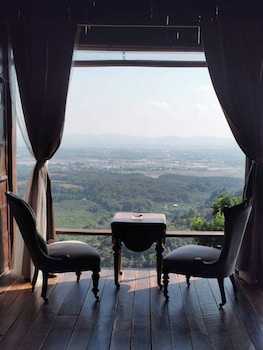 4000dao a hilltop hideaway experience