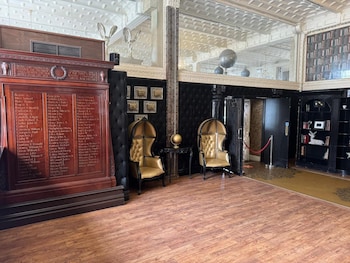 White Star Line Hotel,,2 star