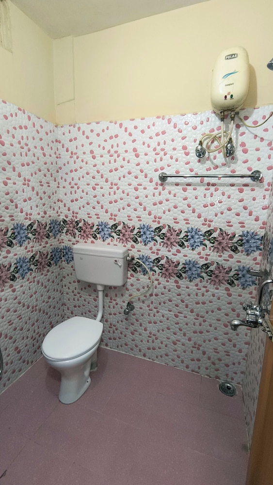 hotel ashirbad i comfort near railway station