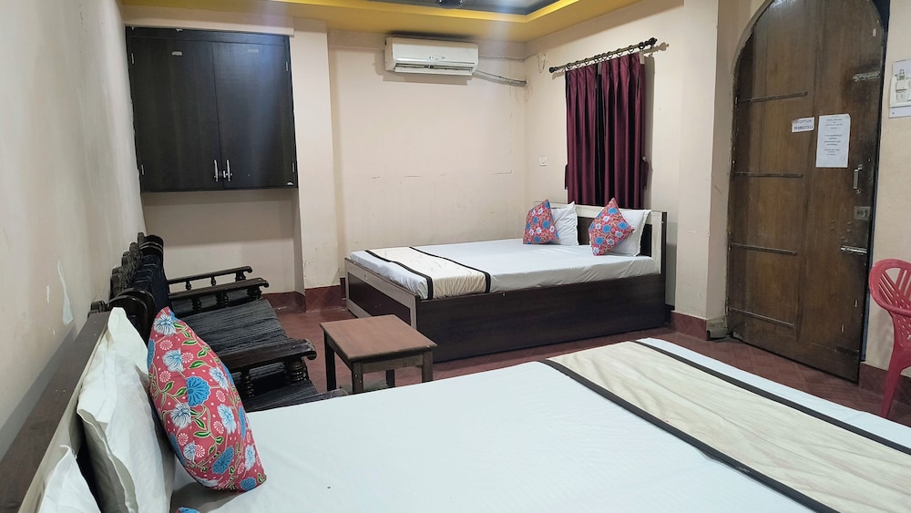 hotel ashirbad i comfort near railway station