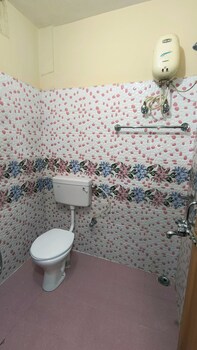 hotel ashirbad i comfort near railway station