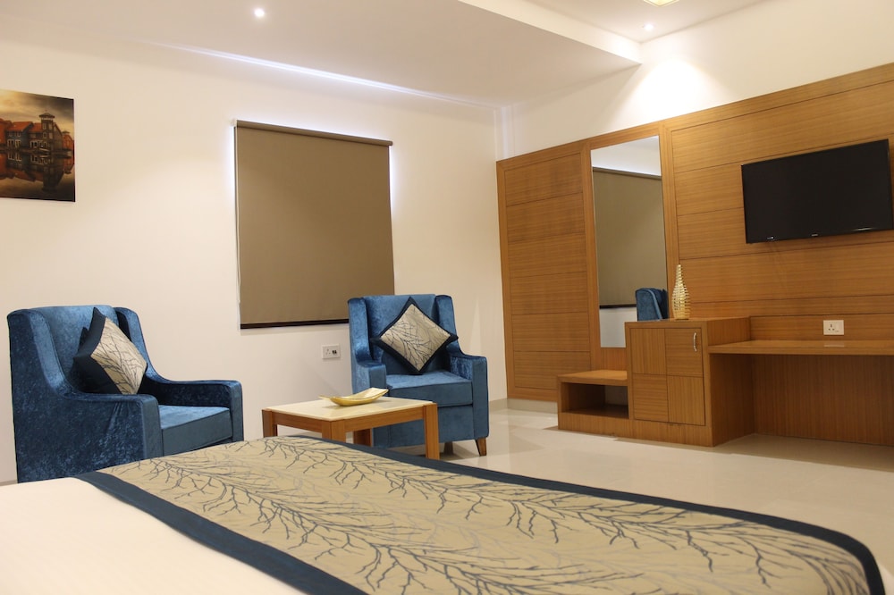 hotel transit near delhi airport