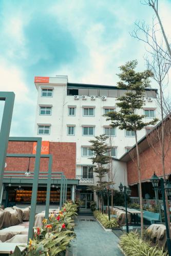 Snap Inn Rooms By The Buzz House,,3 star