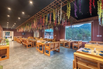 hotel moonglade by royal stays dalhousie