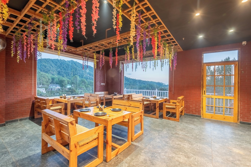 hotel moonglade by royal stays dalhousie