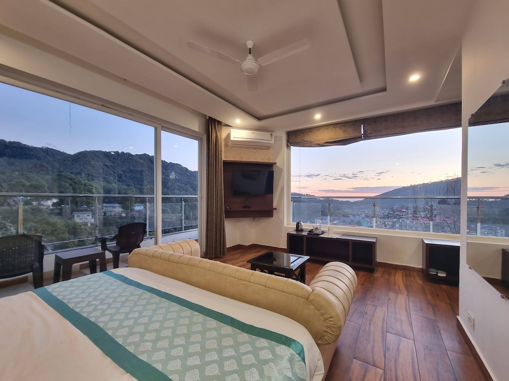 hotel moonglade by royal stays dalhousie