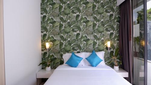 The Lush Apartments & Suites,,2 star