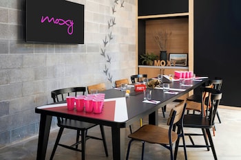 moxy fayetteville