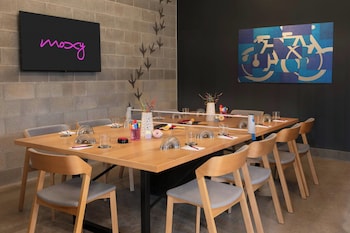 moxy fayetteville