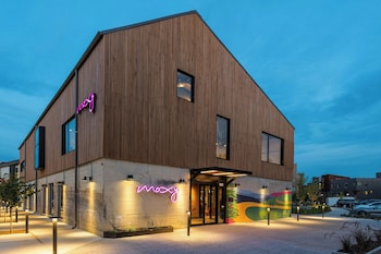 Moxy Fayetteville,,2 star