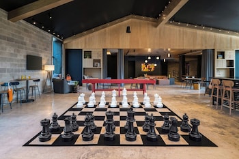 moxy fayetteville