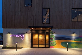 moxy fayetteville