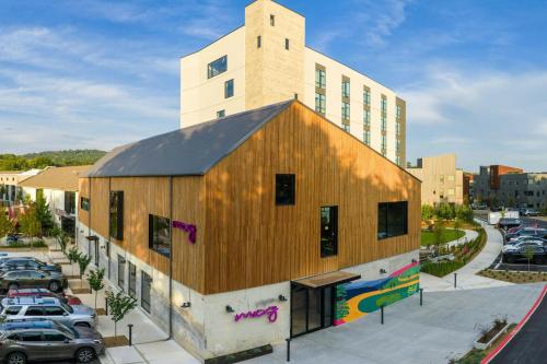moxy fayetteville