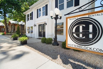 The Commercial Hotel,,2 star