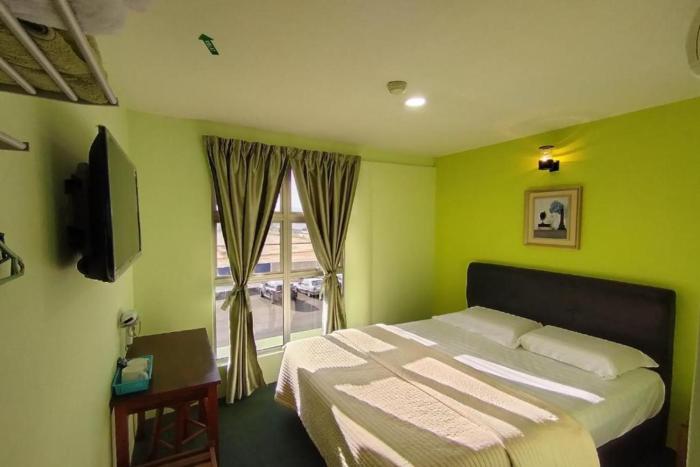 oyo 91195 dancenter seremban 2 near snow