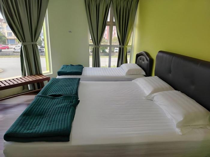 oyo 91195 dancenter seremban 2 near snow