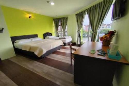oyo 91195 dancenter seremban 2 near snow