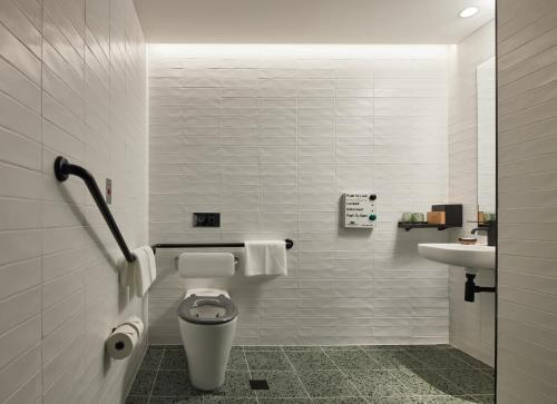 caption by hyatt central sydney
