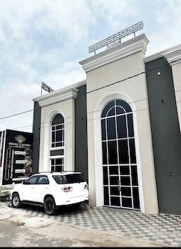 hotel dhana lakshmi bliss