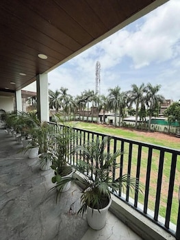 hotel dhana lakshmi bliss