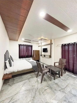 hotel dhana lakshmi bliss