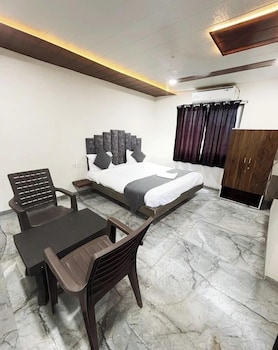 hotel dhana lakshmi bliss