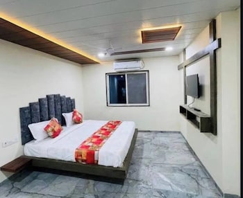 hotel dhana lakshmi bliss