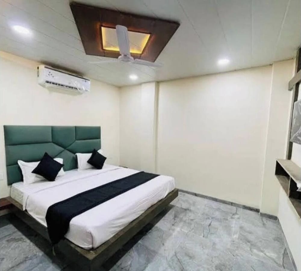 hotel dhana lakshmi bliss