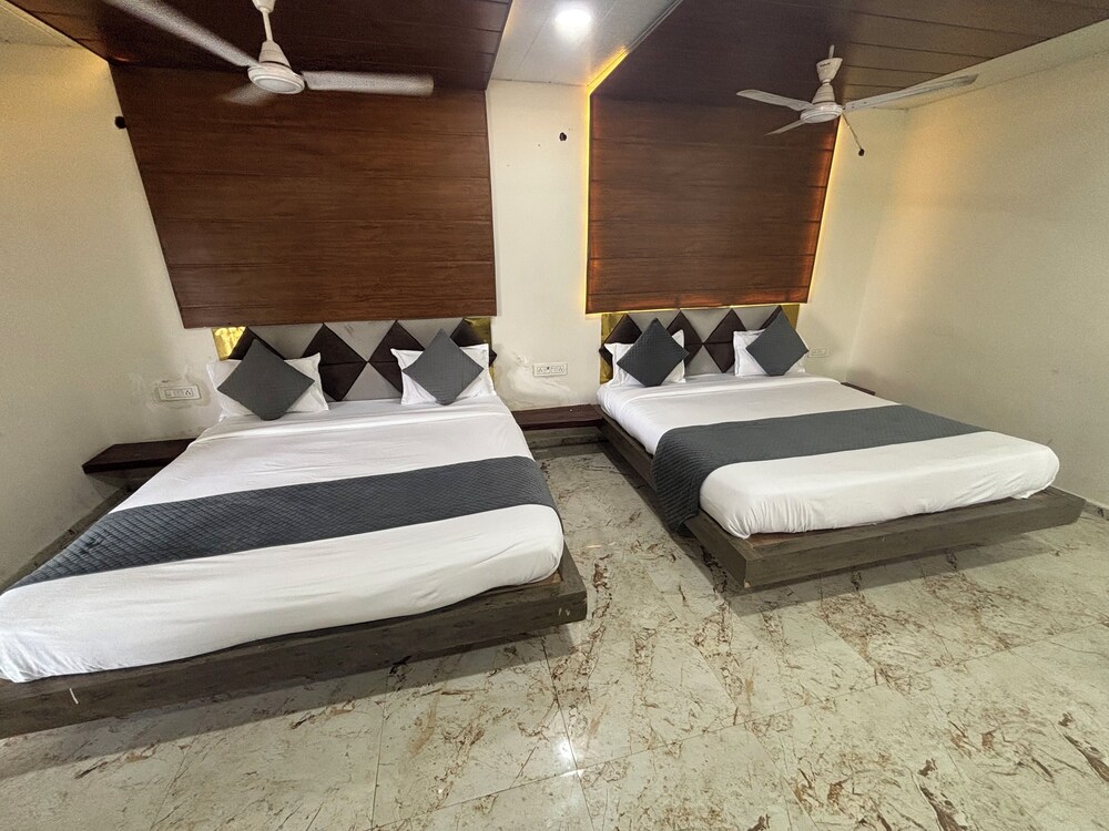 hotel dhana lakshmi bliss