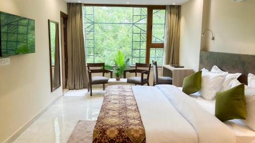 Iris Suites Kalkaji,,3 star
