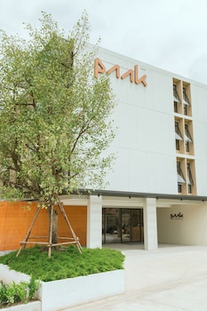 paak hotel suvarnabhumi