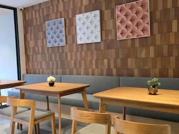 paak hotel suvarnabhumi