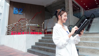 b2 china town yaowarat premier