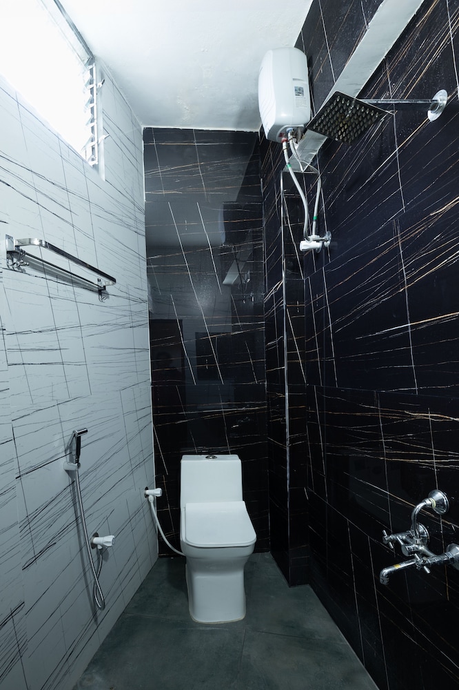 sri varee residency