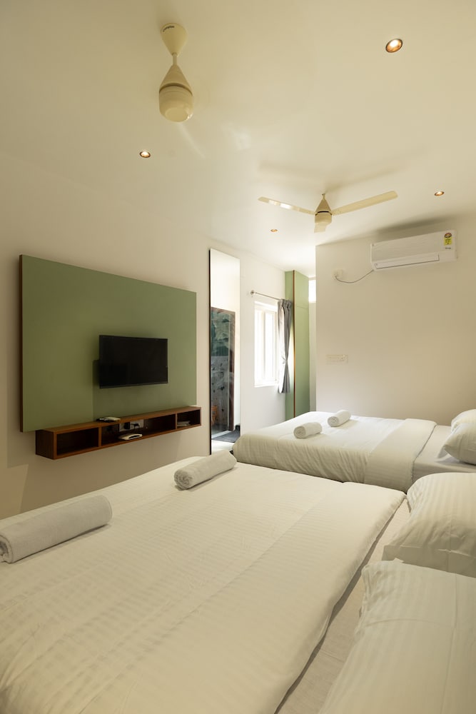 sri varee residency