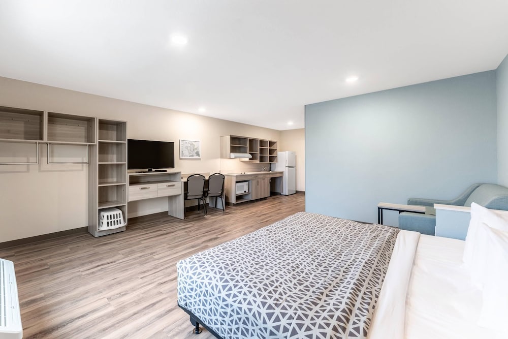 woodspring suites wilmington riverfront