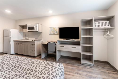 woodspring suites wilmington riverfront