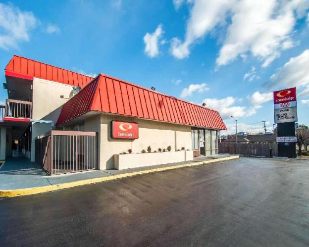 econo lodge civic center