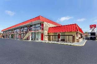 econo lodge civic center