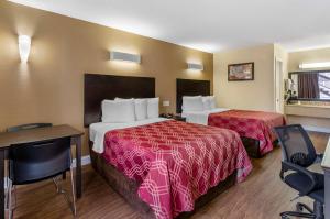 econo lodge civic center