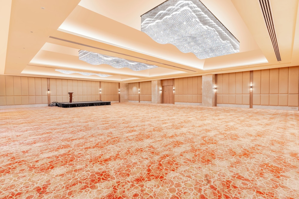 sarovar premiere alwar