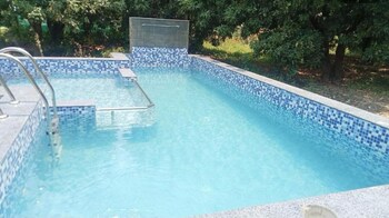 Red Roof Inn,,3 star