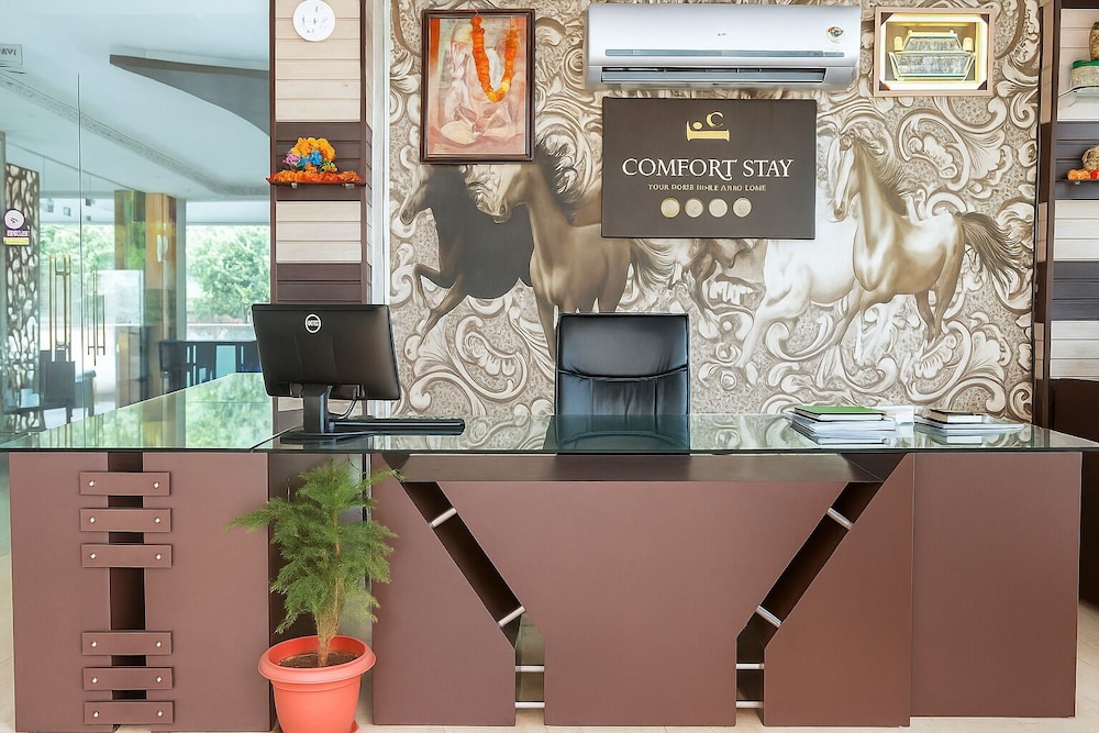 comfort stay saheed path ahimamau near lulu mall