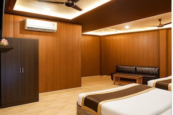 comfort stay saheed path ahimamau near lulu mall