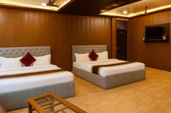 comfort stay saheed path ahimamau near lulu mall